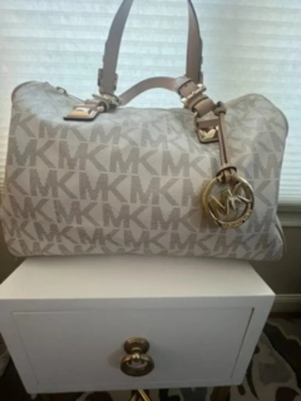 Michael Kors Grayson Medium Satchel – Vanilla
